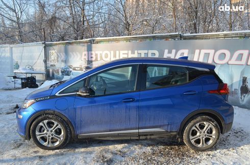 Chevrolet Bolt 2021 синий - фото 6