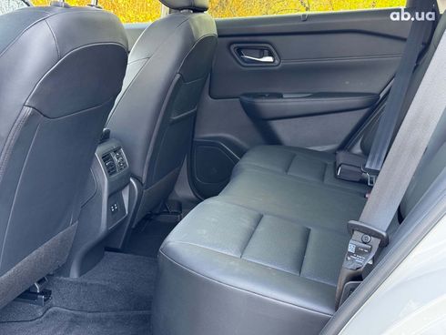 Nissan Rogue 2023 белый - фото 25