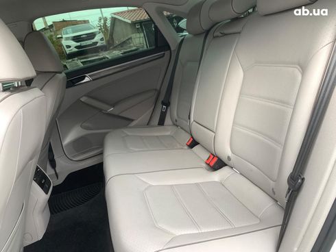 Volkswagen Passat 2018 белый - фото 27