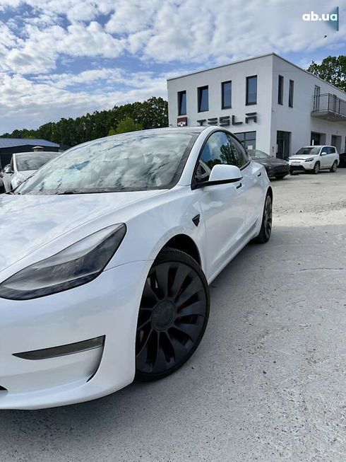Tesla Model 3 2022 - фото 8