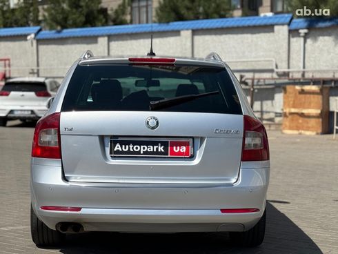 Skoda Octavia 2010 серый - фото 12
