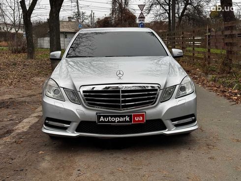 Mercedes-Benz E-Класс 2013 серый - фото 2