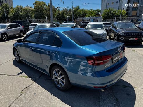 Volkswagen Jetta 2017 синий - фото 5
