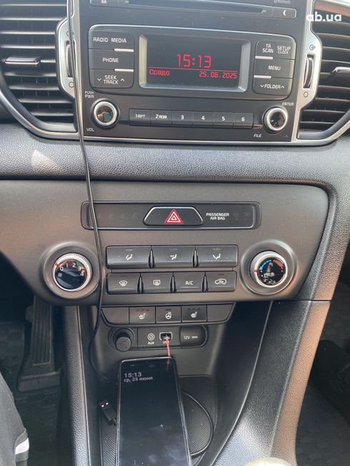 Kia Sportage 2016 белый - фото 11
