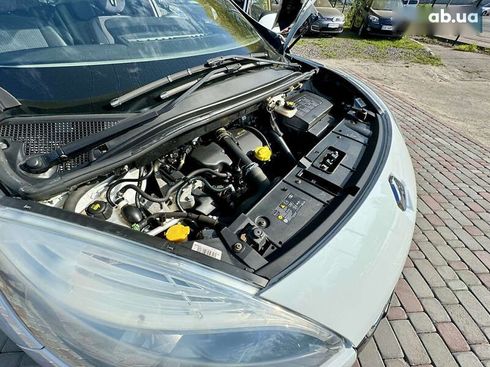 Renault Scenic 2012 - фото 18