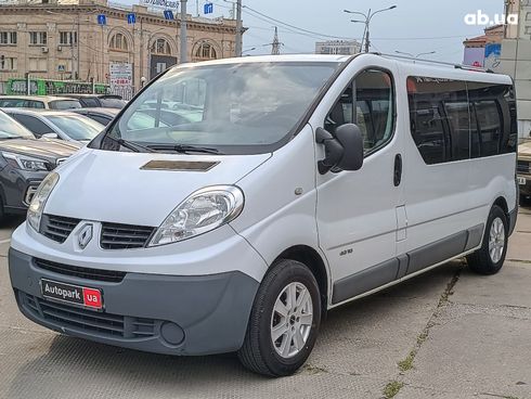 Renault Trafic 2014 белый - фото 3