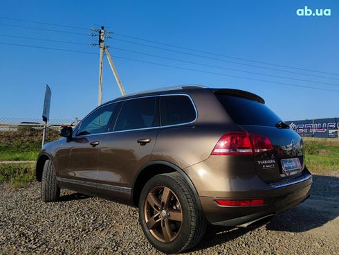 Volkswagen Touareg 2011 коричневый - фото 10