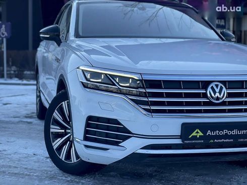 Volkswagen Touareg 2019 - фото 3