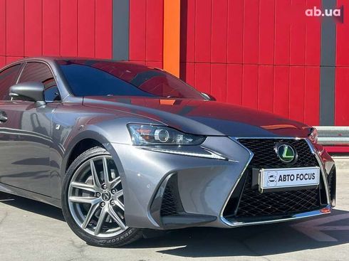Lexus IS 2018 - фото 3