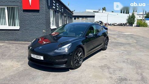 Tesla Model 3 2021 - фото 2