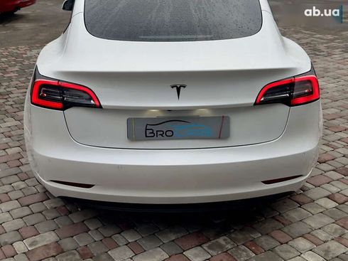 Tesla Model 3 2021 - фото 9