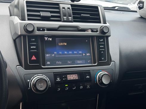 Toyota Land Cruiser Prado 2017 серый - фото 17
