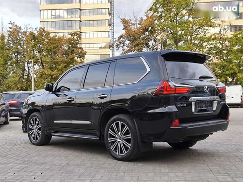Lexus LX 2017 - фото 10