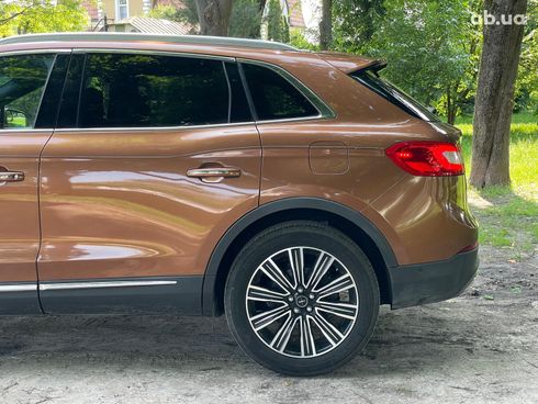 Lincoln MKX 2018 коричневый - фото 10