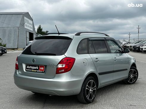 Skoda Fabia 2012 серый - фото 8