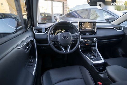 Toyota RAV4 2020 - фото 27