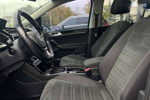 Volkswagen Touran 2015 - фото 8