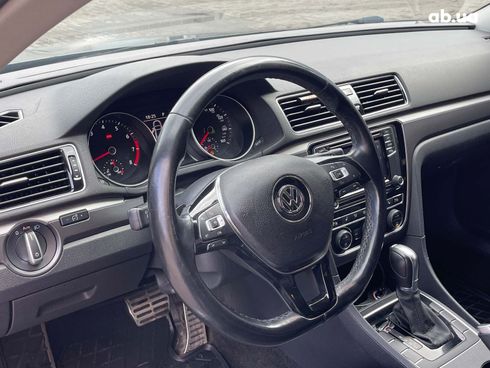 Volkswagen Passat 2017 серый - фото 29