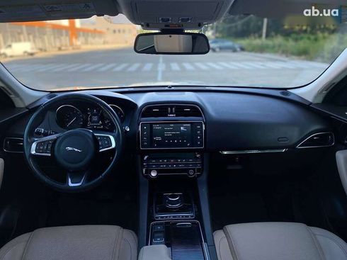 Jaguar F-Pace 2017 - фото 28