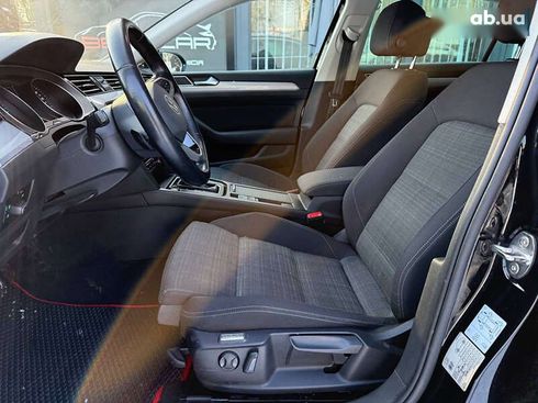 Volkswagen Passat 2020 - фото 19