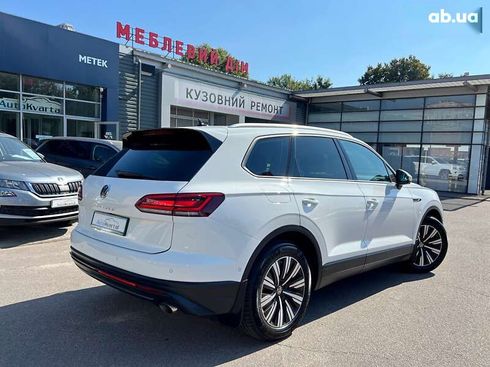 Volkswagen Touareg 2020 - фото 9