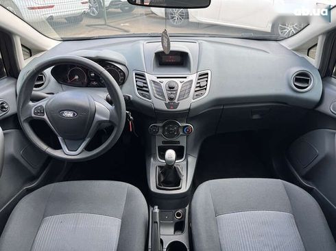 Ford Fiesta 2011 - фото 24