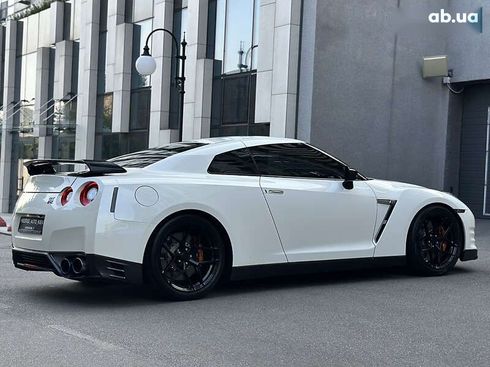 Nissan GT-R 2013 - фото 27
