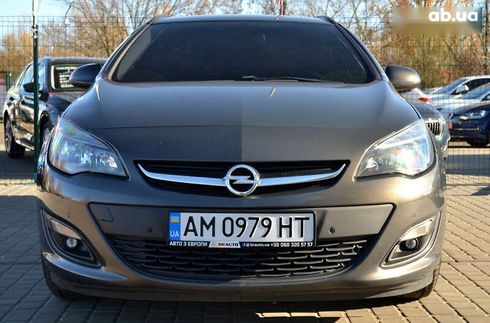 Opel Astra 2015 - фото 4