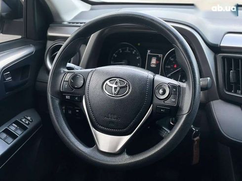 Toyota RAV4 2018 - фото 16