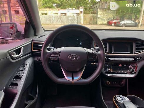 Hyundai Ioniq 2017 - фото 12