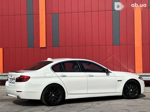 BMW 5 серия 2015 - фото 18