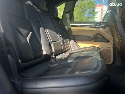 Porsche Cayenne 2017 - фото 15
