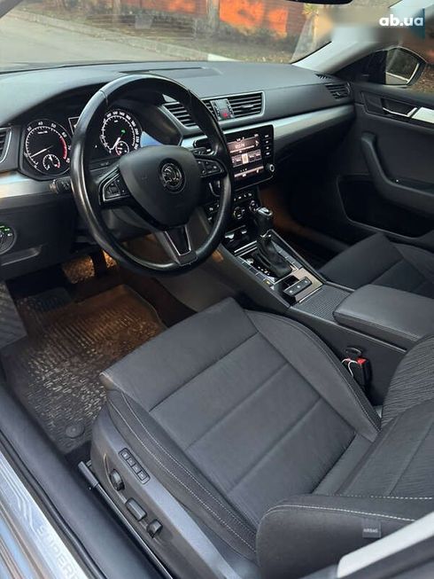 Skoda Superb 2018 - фото 10