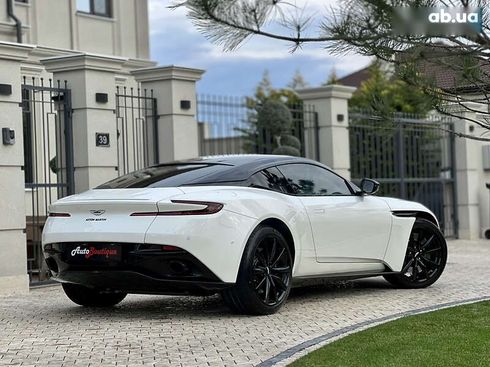 Aston Martin DB11 2018 - фото 24