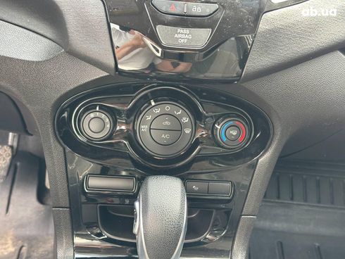 Ford Fiesta 2019 серый - фото 24