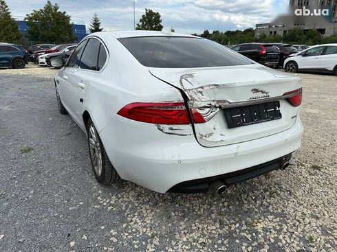 Jaguar XF 2017 - фото 6