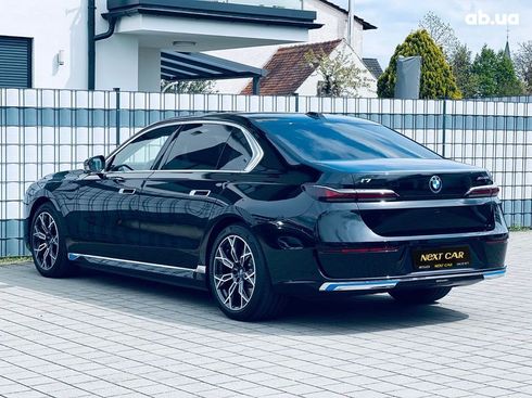 BMW i7 2023 - фото 9