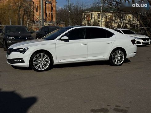 Skoda Superb 2019 - фото 15