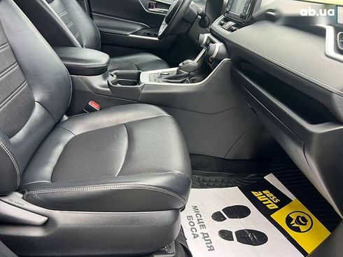 Toyota RAV4 2021 - фото 26