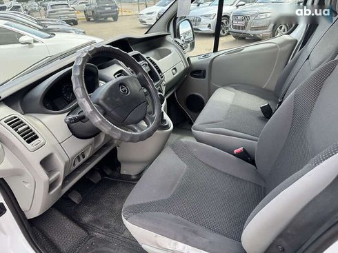Opel Vivaro 2014 - фото 11
