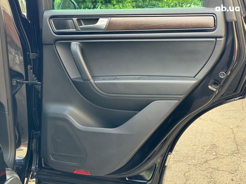 Volkswagen Touareg 2014 черный - фото 26