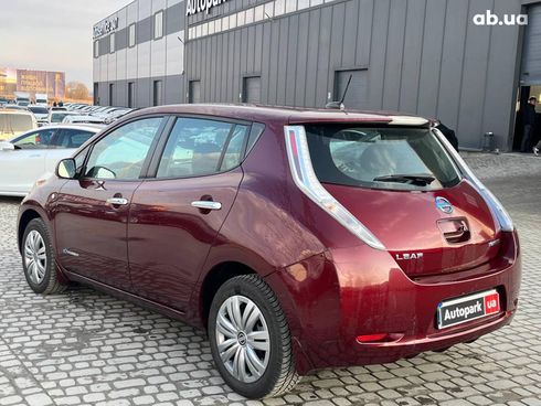 Nissan Leaf 2017 красный - фото 8