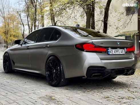 BMW 5 серия 2021 - фото 20