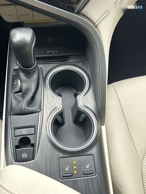 Toyota Camry 2022 - фото 22