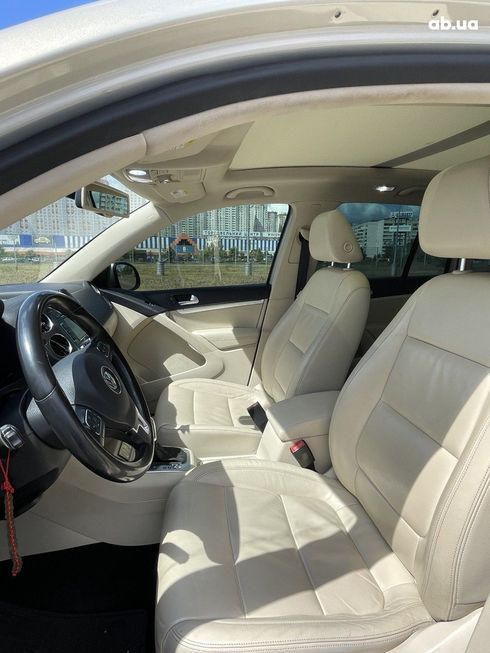 Volkswagen Tiguan 2013 серебристый - фото 5