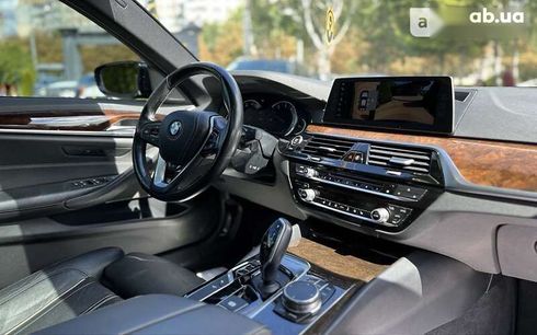 BMW 5 серия 2017 - фото 13