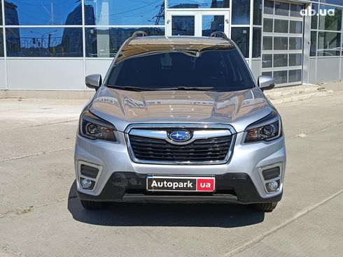 Subaru Forester 2018 серый - фото 2