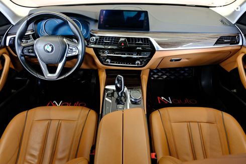 BMW 5 серия 2017 бежевый - фото 7