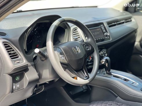 Honda HR-V 2018 серый - фото 9