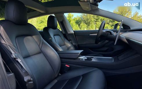 Tesla Model 3 2022 - фото 9